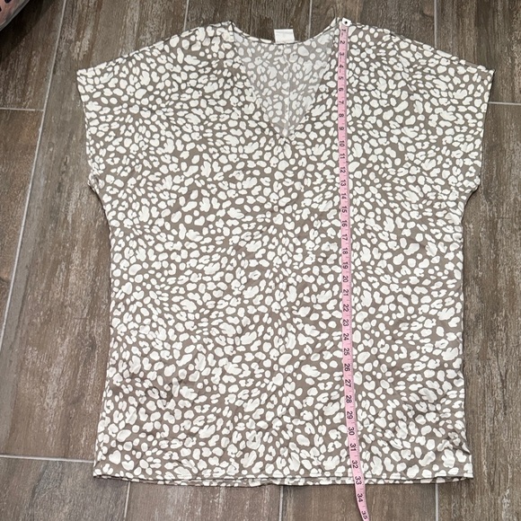 By Together Taupe and White Patterned Blouse - Picture 9 of 10